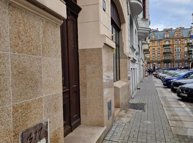 C M Park Lägenhet *