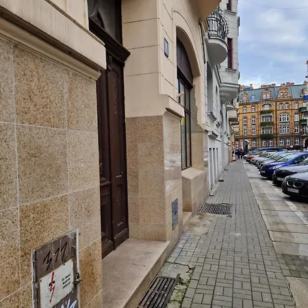 C M Park Lägenhet *